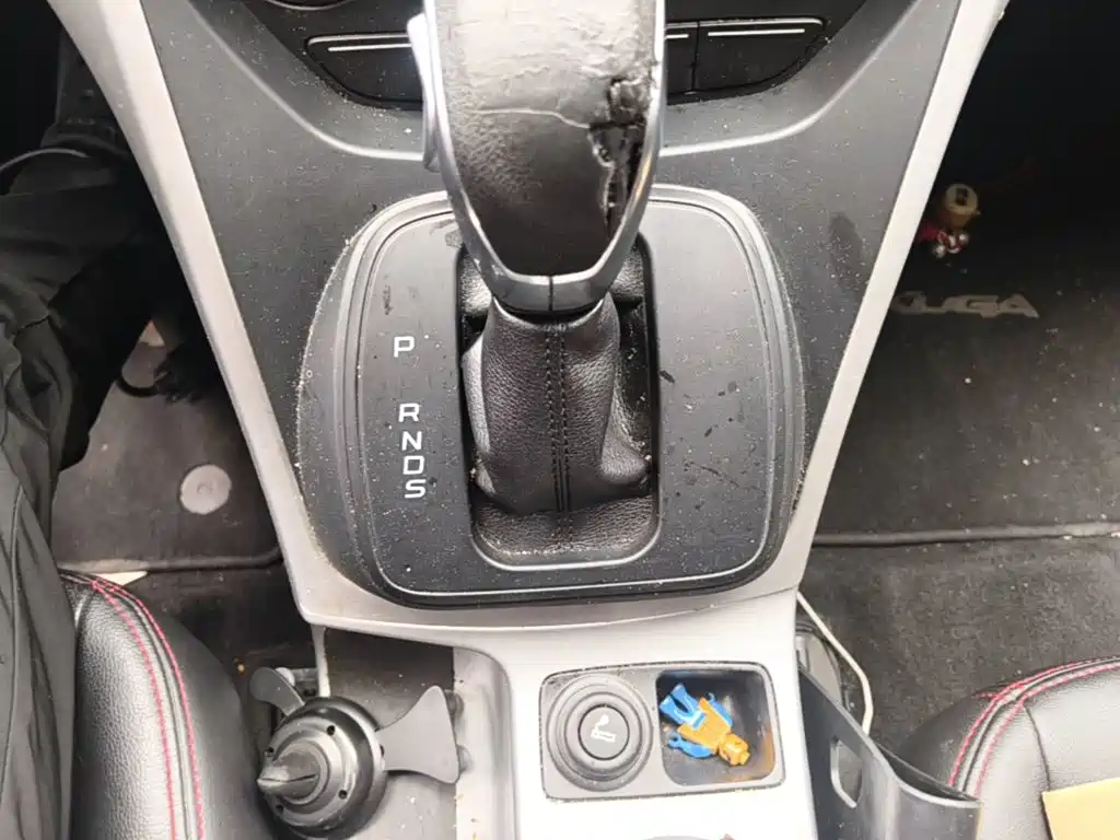 Ford Kuga 2015 — фото 14