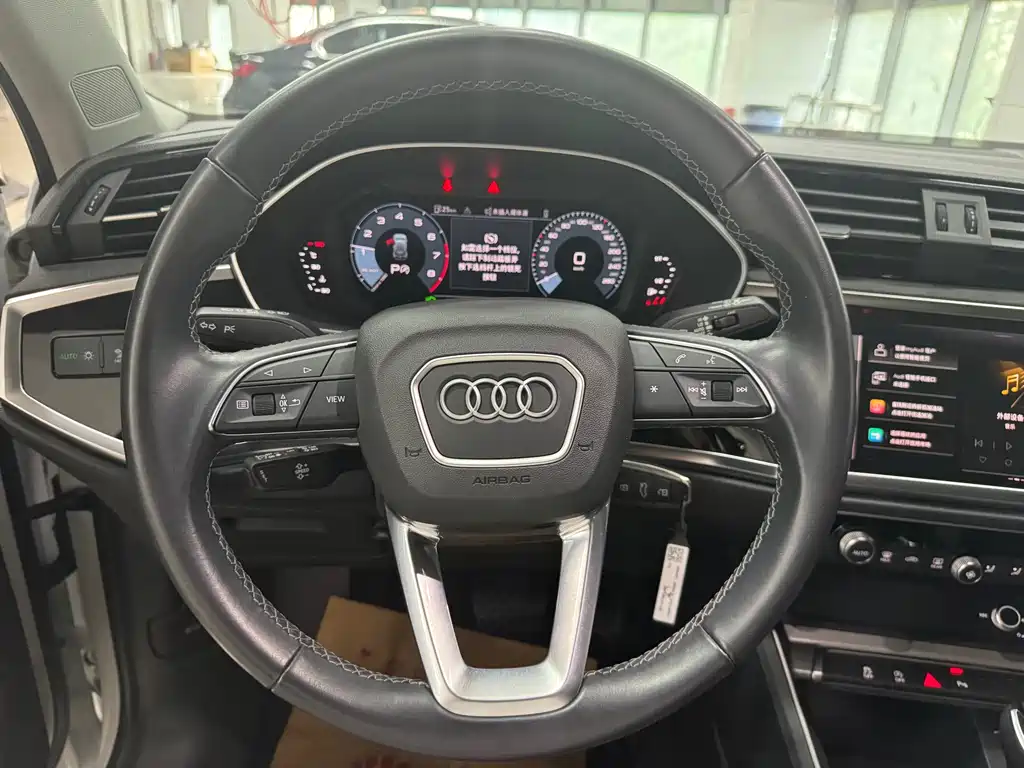 Audi Q3 2022 — фото 15