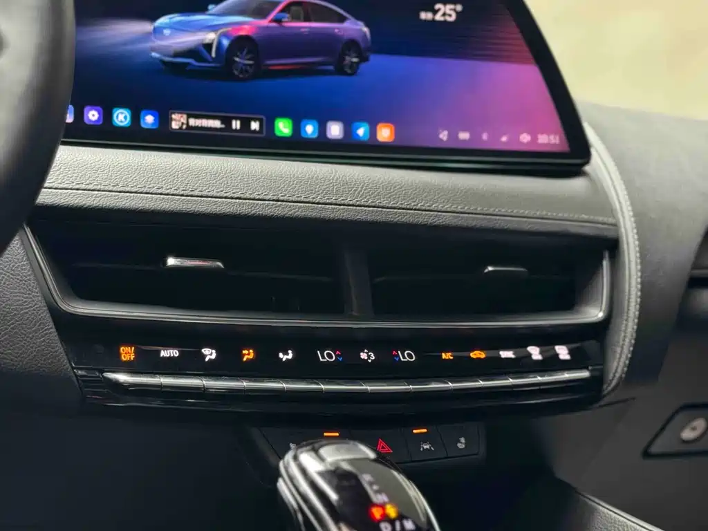 Cadillac CT5 2024 — фото 12