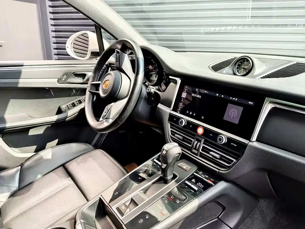 Porsche Macan 2022 — фото 10