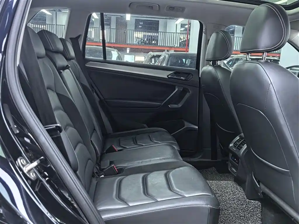 Volkswagen Tiguan L 2020 — фото 11