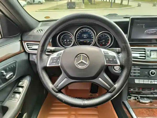 Mercedes-Benz E-Class 2015