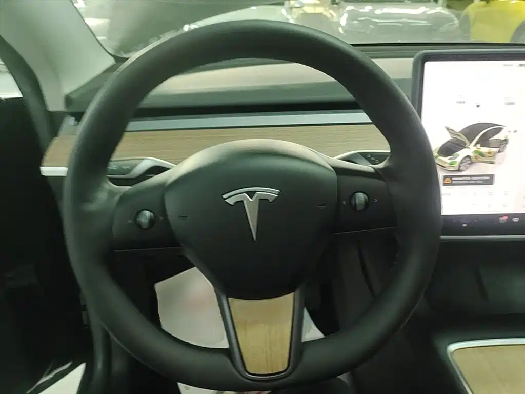 Tesla Model Y 2022 — фото 11