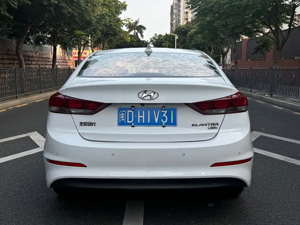 Hyundai Elantra 2018 — фото 5