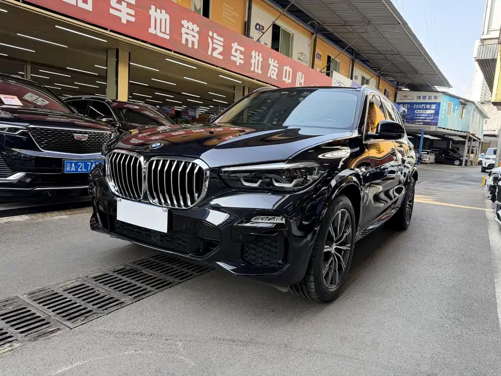 BMW X5 2021 — фото 1