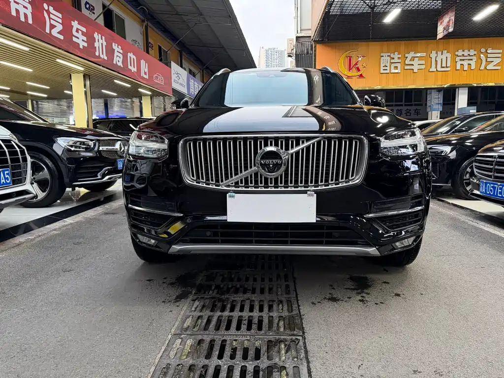 Volvo XC90 2018 — фото 2