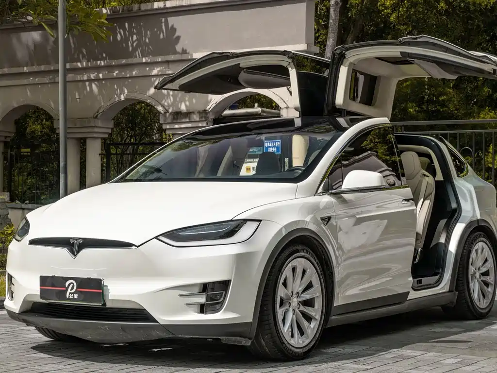 Tesla Model X 2017 — фото 3