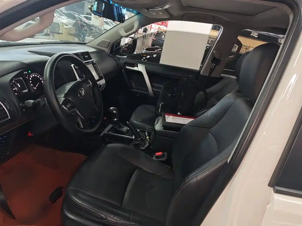 Toyota Prado 2018 — фото 15