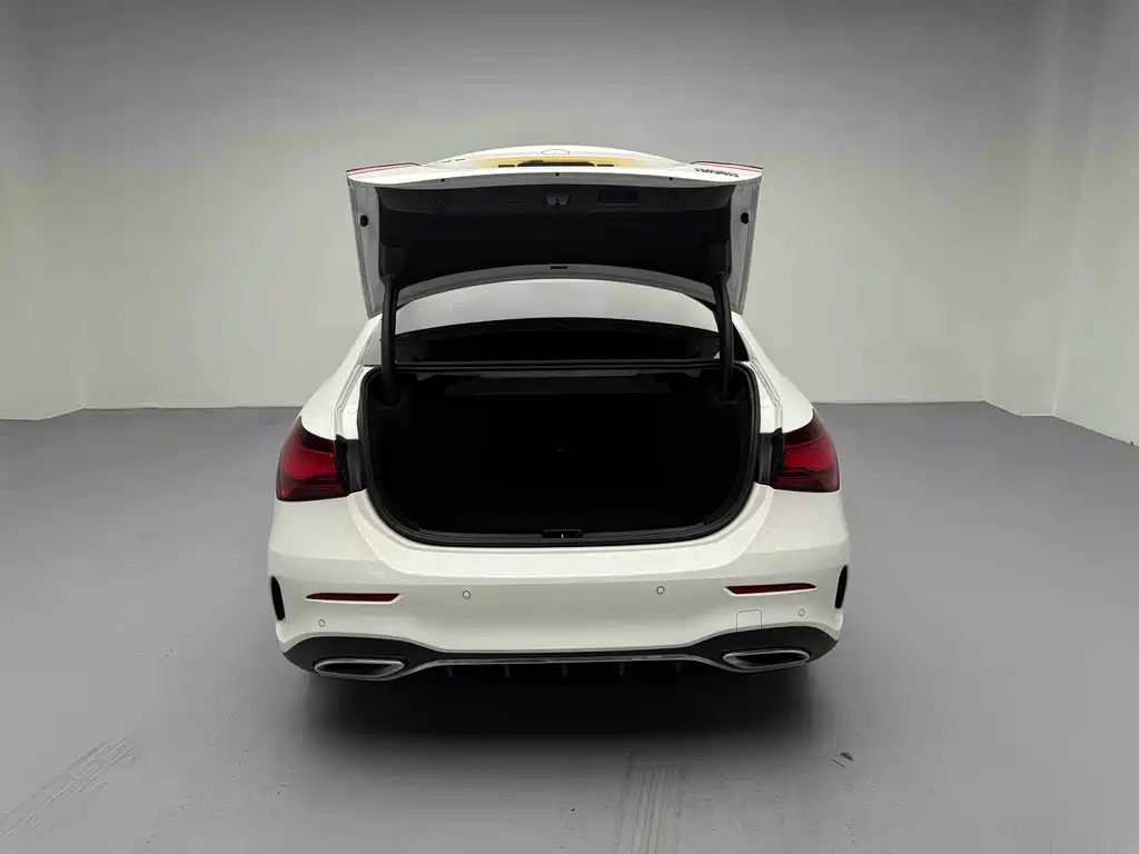 Mercedes-Benz A-Class 2024 — фото 12