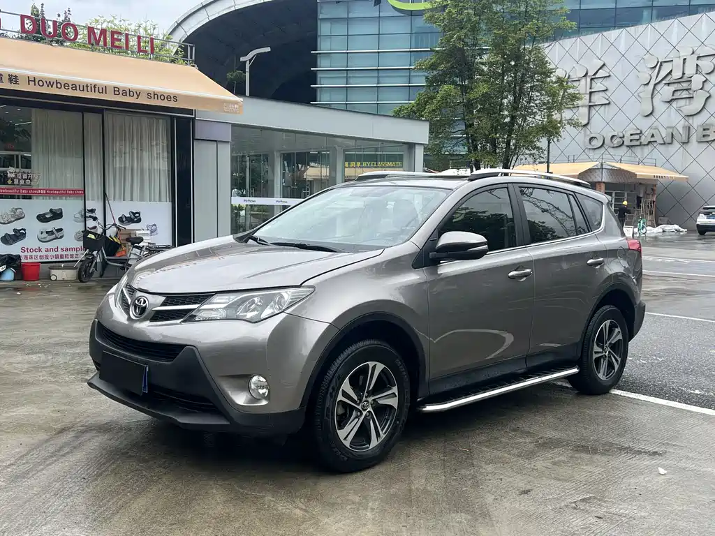 Toyota RAV4 2015