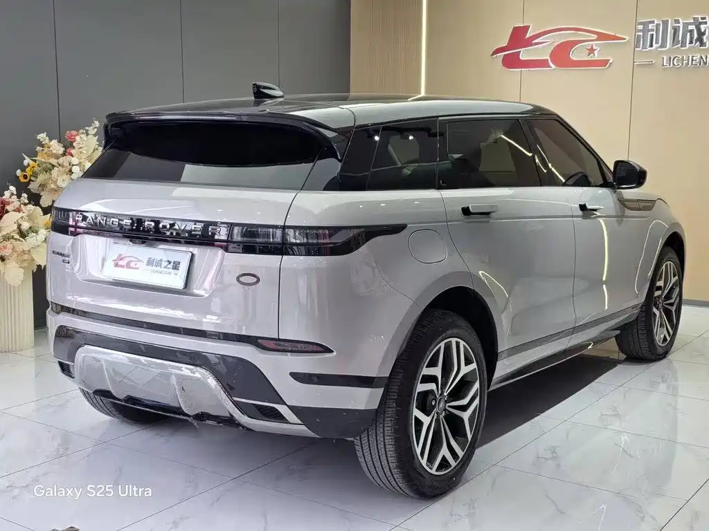 Land Rover Evoque 2021 — фото 7