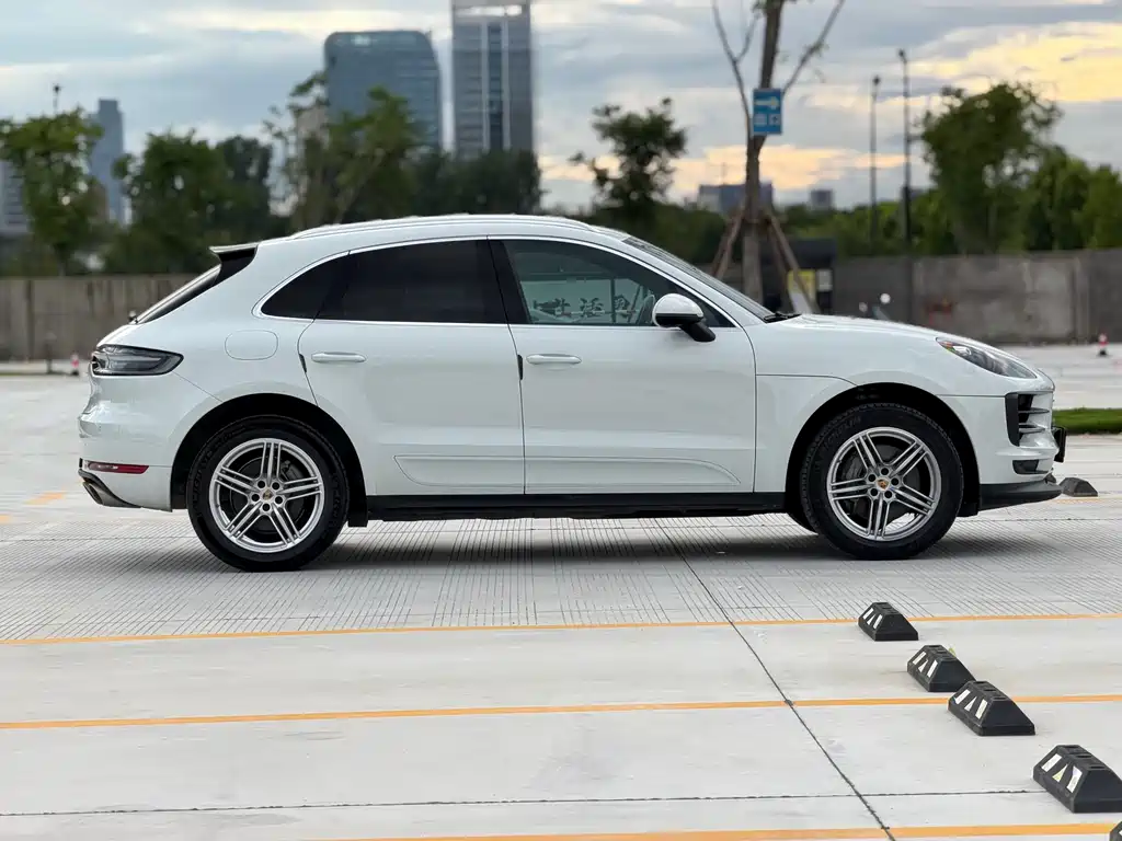 Porsche Macan 2020