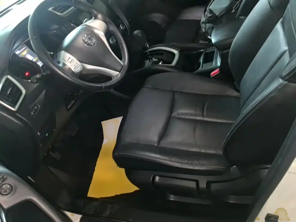 Nissan X-Trail 2015 — фото 15
