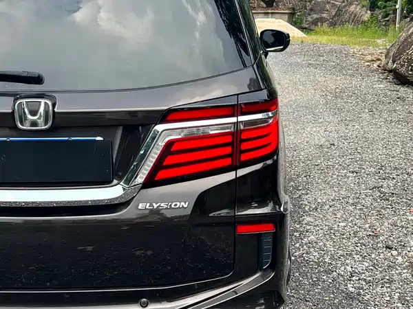 Honda Elysion 2018
