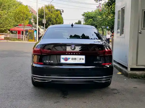 Volkswagen Passat 2023