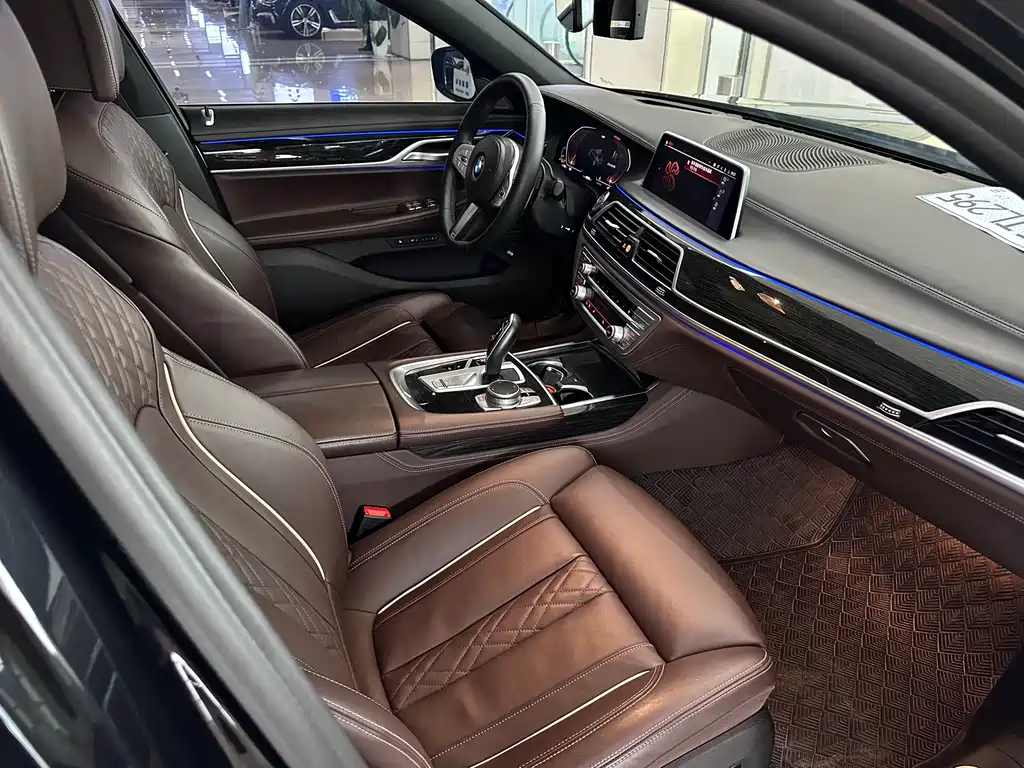 BMW 7 Series 2021 — фото 12