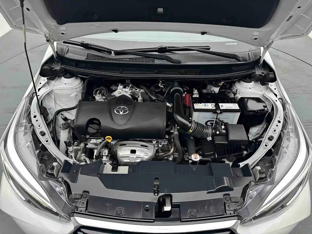 Toyota Yaris L 2023 — фото 18