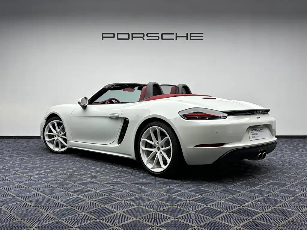 Porsche 718 2024 — фото 10