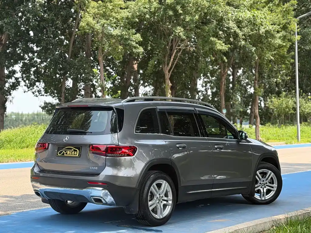 Mercedes-Benz GLB 2023