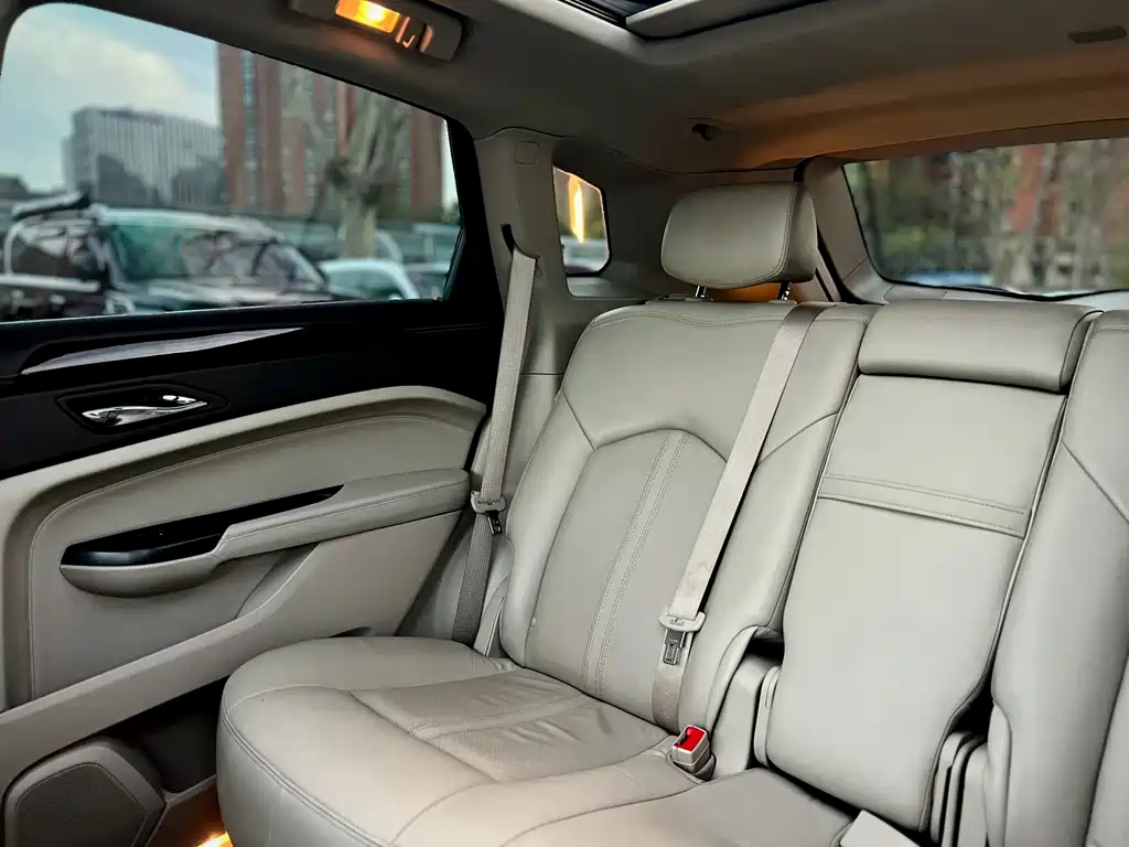 Cadillac SRX 2013 — фото 31