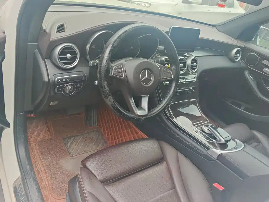 Mercedes-Benz GLC 2017 — фото 12
