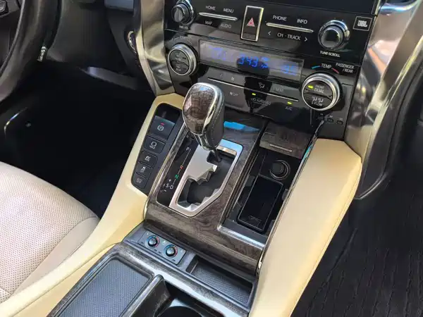 Toyota Alphard 2021