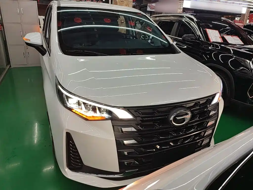 GAC Motor Trumpchi M6 2023 — фото 3