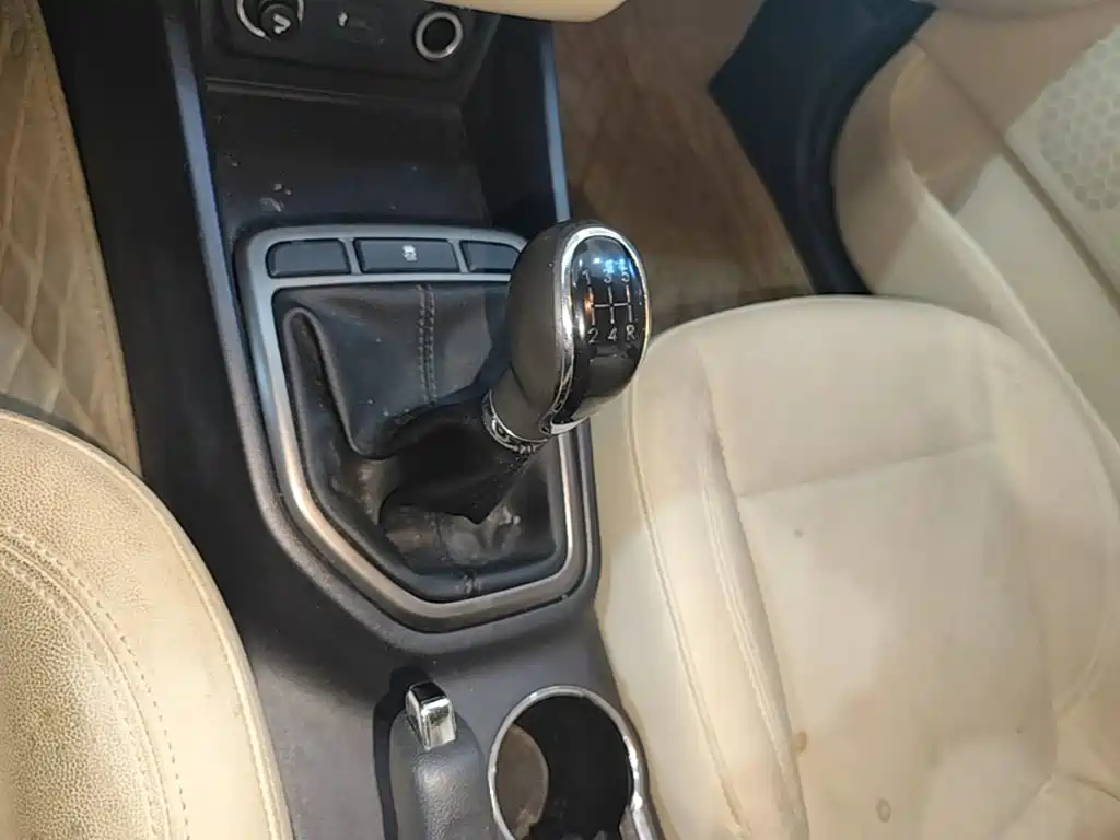 Changan Eado 2017 — фото 14