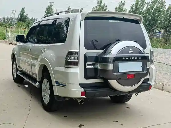 Mitsubishi Pajero 2019