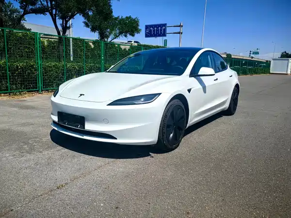 Tesla Model 3 2026