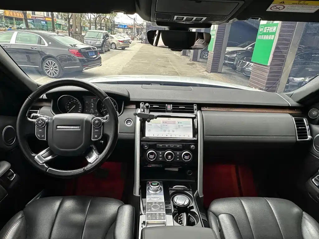 Land Rover Discovery 2017 — фото 12