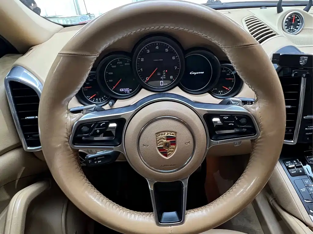 Porsche Cayenne 2015 — фото 13