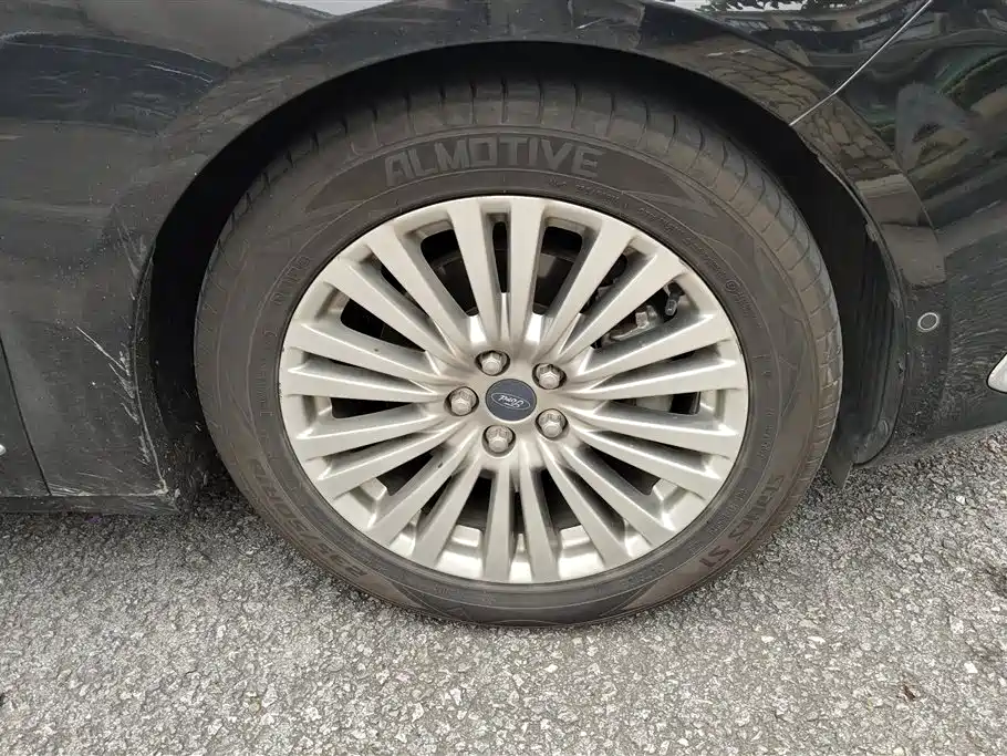 Ford Taurus 2018 — фото 6
