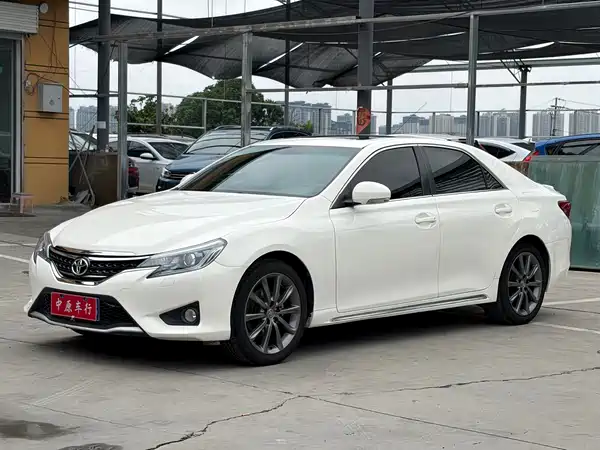 Toyota Reiz 2014