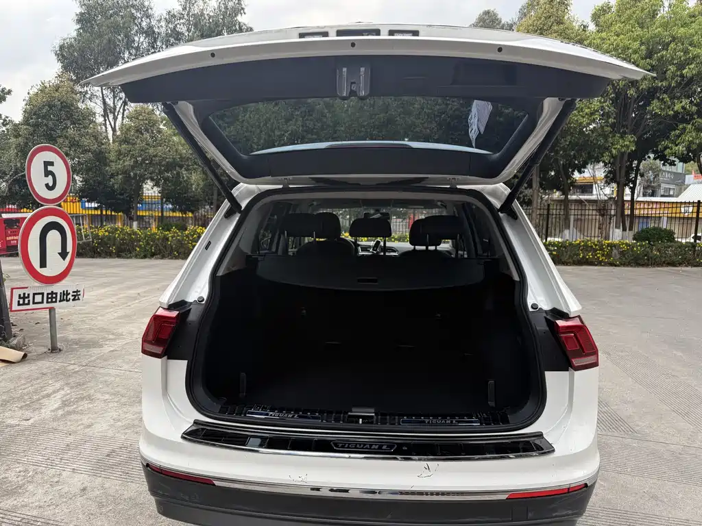 Volkswagen Tiguan L 2018 — фото 14