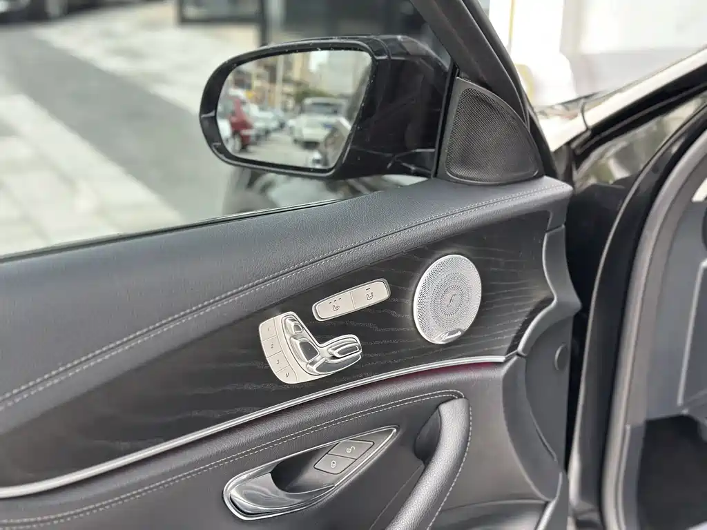 Mercedes-Benz E-Class 2019 — фото 11