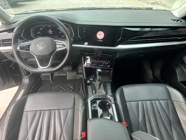 Volkswagen Passat 2023