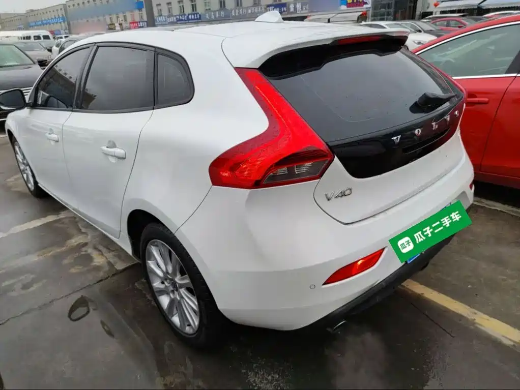 Volvo V40 2015 — фото 23