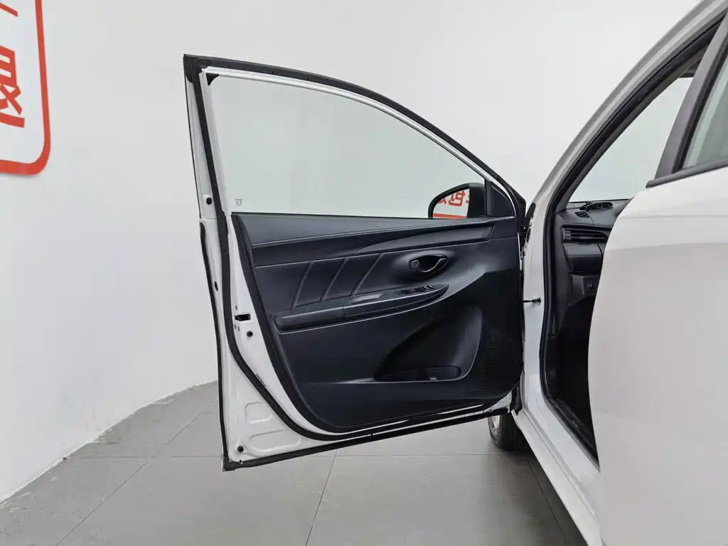 Toyota Vios 2017 — фото 8