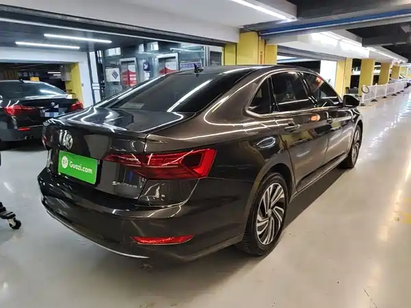 Volkswagen Sagitar 2022