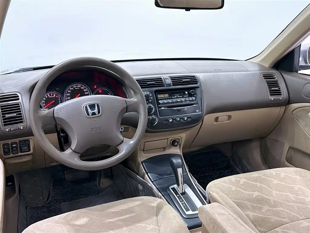 Honda Civic 2005 — фото 10