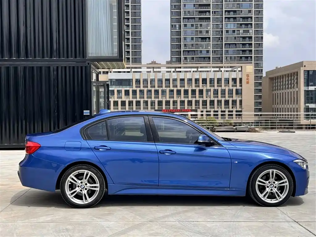 BMW 3 Series 2016 — фото 23