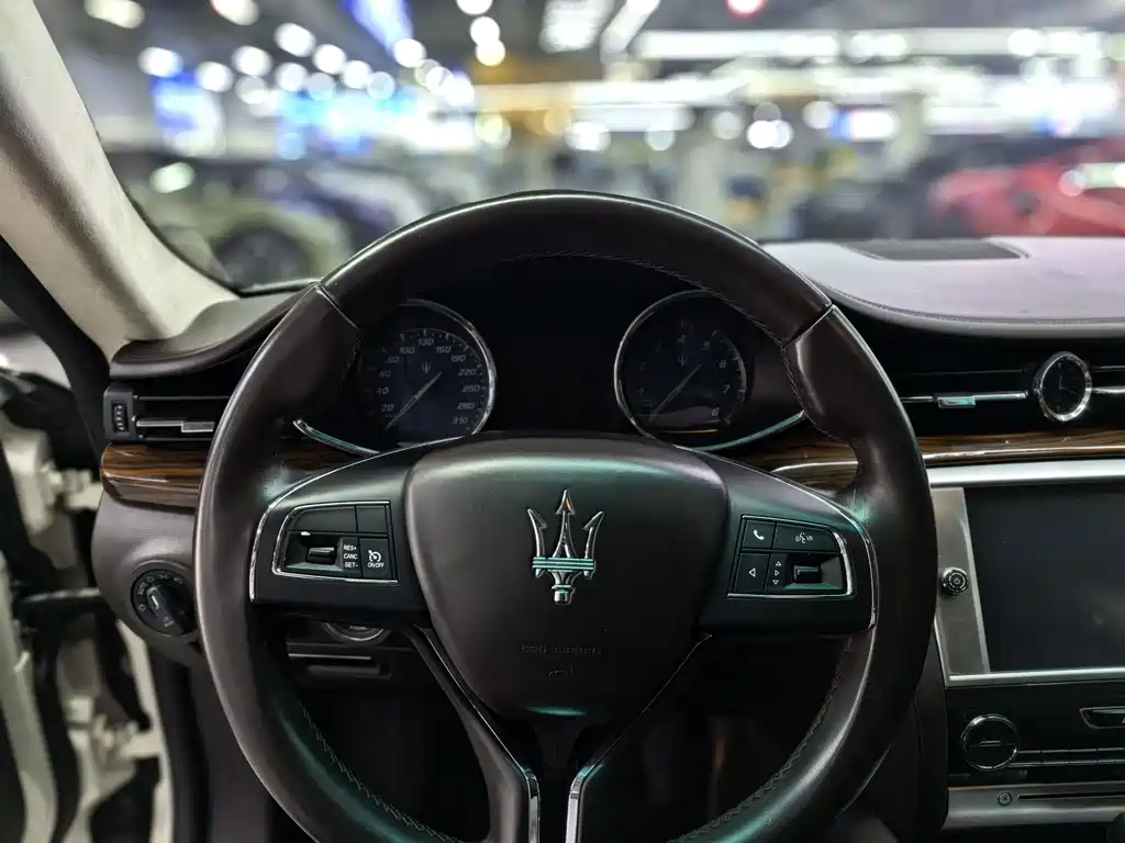 Maserati Quattroporte 2013 — фото 13