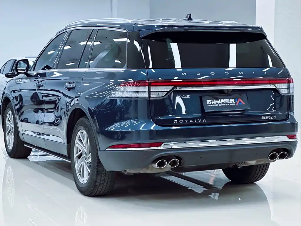 Lincoln Aviator 2022 — фото 22