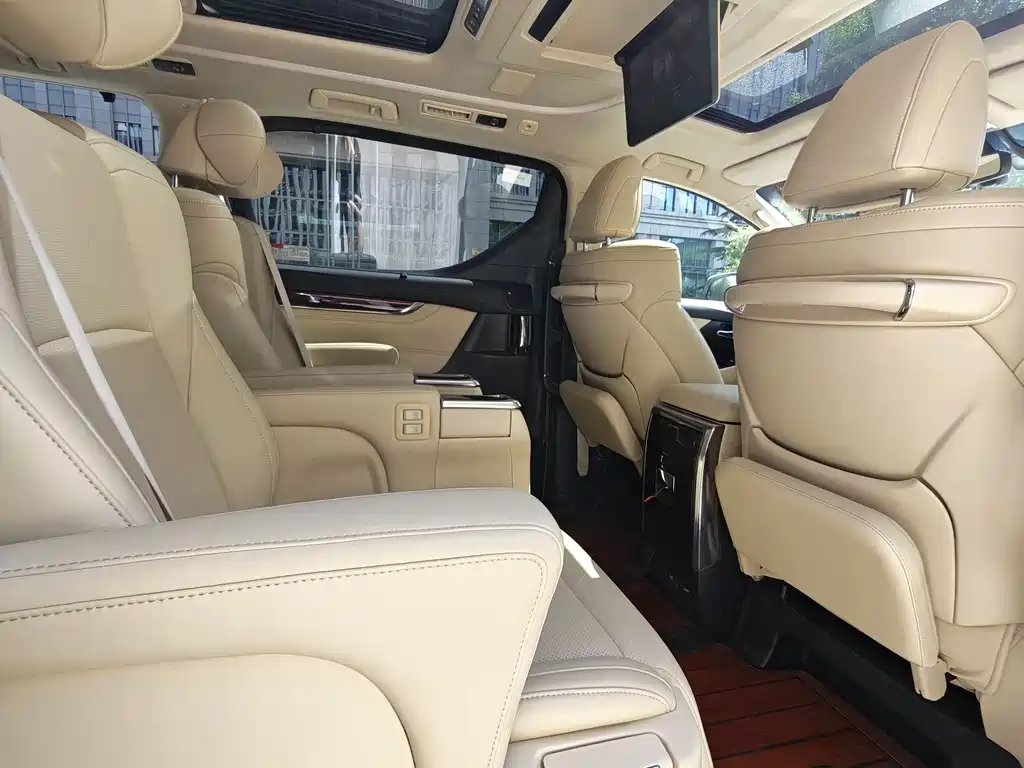 Toyota Alphard 2016 — фото 12
