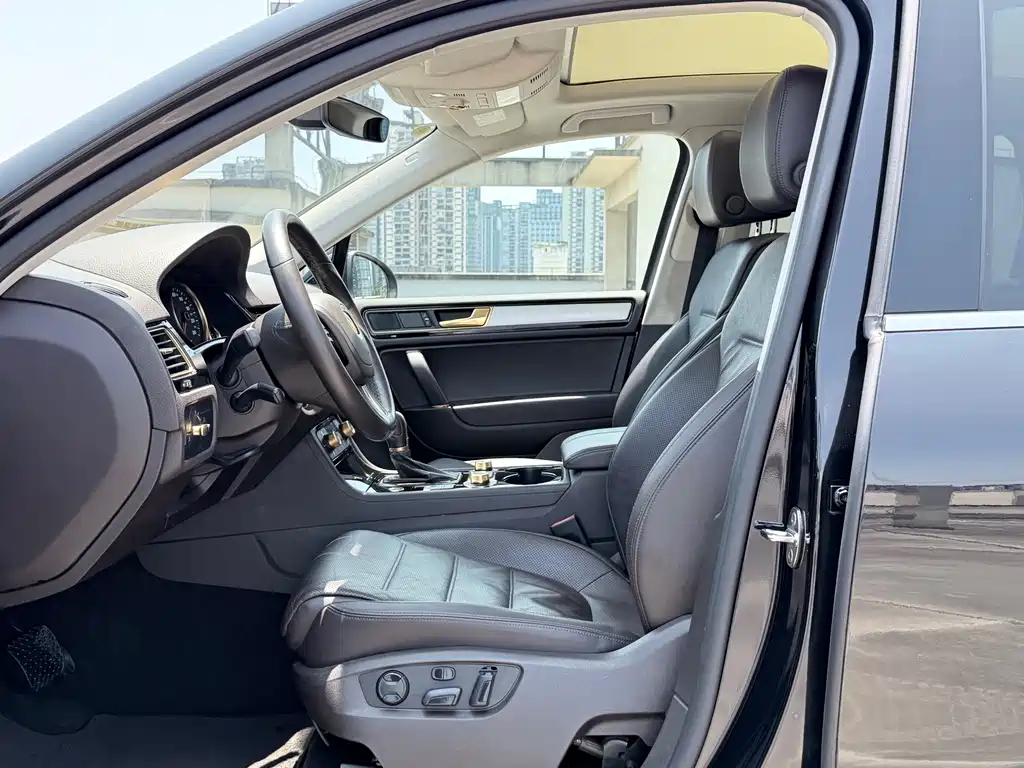 Volkswagen Touareg 2018 — фото 10