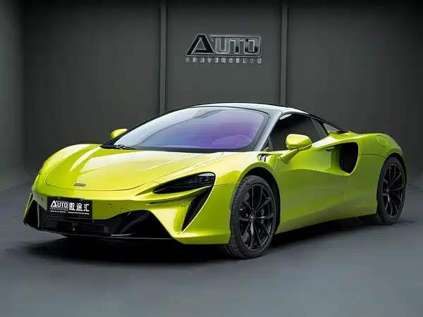 McLaren Artura 2023