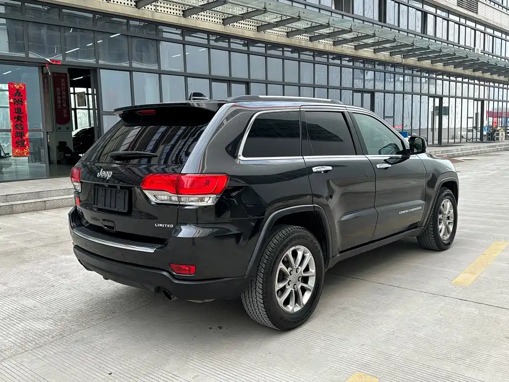 Jeep Grand Cherokee 2016 — фото 6