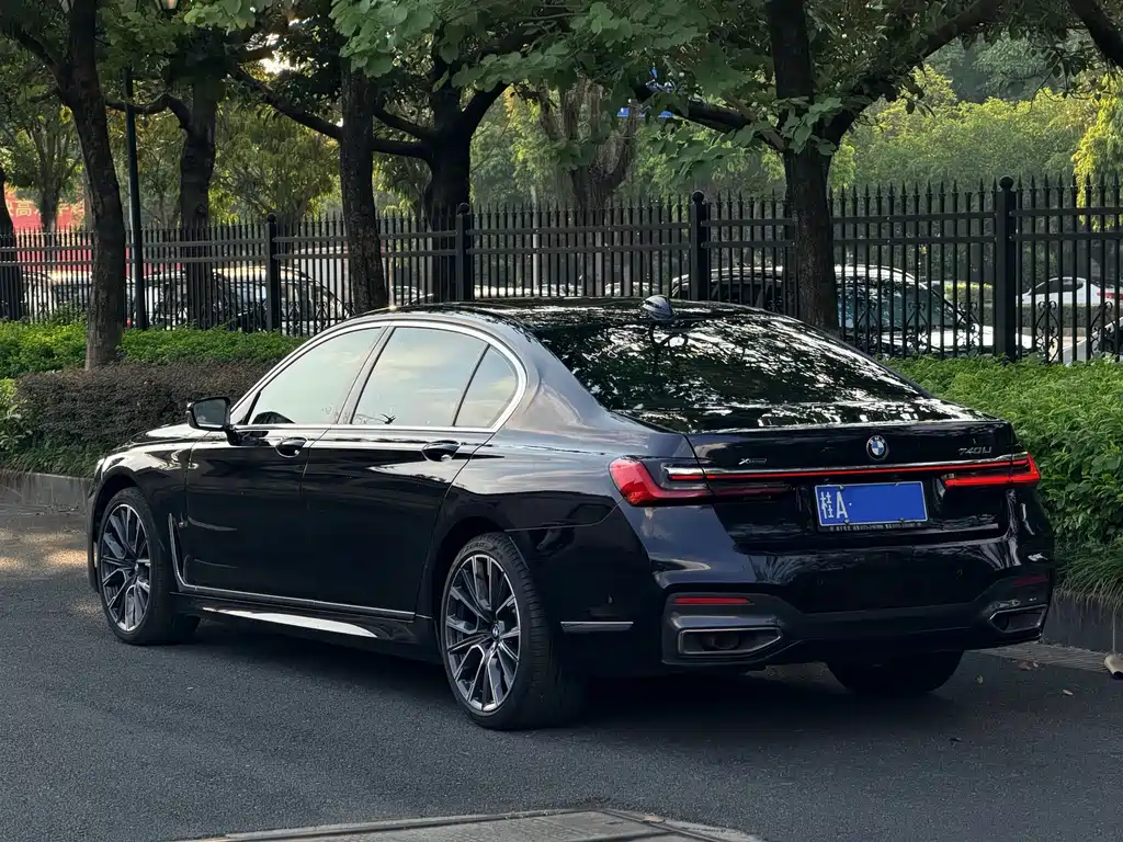 BMW 7 Series 2020 — фото 17