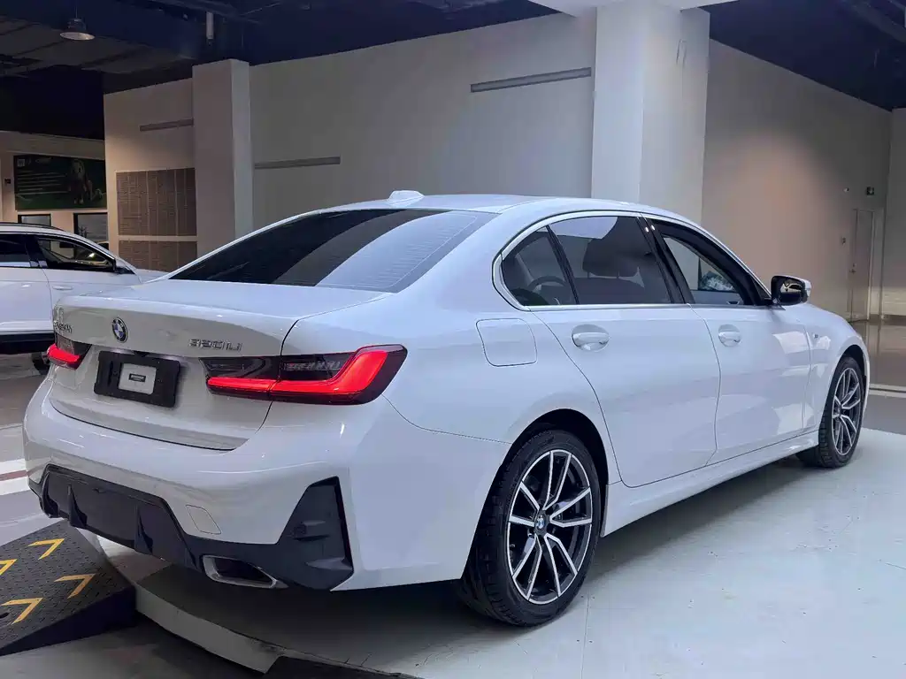 BMW 3 Series 2023
